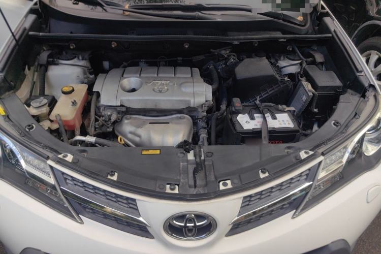 Used Toyota RAV4 2013 2.5L Automatic 4x4 Elite Edition Engine Bay