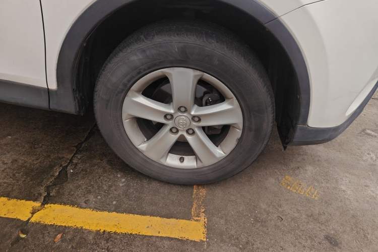 Used Toyota RAV4 2013 2.0L CVT Two-Wheel Drive Urban Edition Exterior 1
