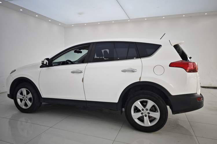 Used Toyota RAV4 2013 2.0L CVT Four-Wheel Drive New Edition Exterior 10