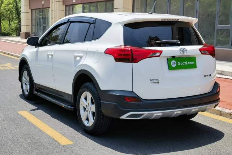 Used Toyota RAV4 2013 2.0L CVT Two-Wheel Drive Urban Edition Exterior 2