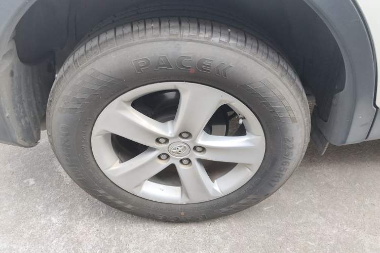 Used Toyota RAV4 2013 2.0L CVT Four-Wheel Drive Fashion Edition Exterior 2