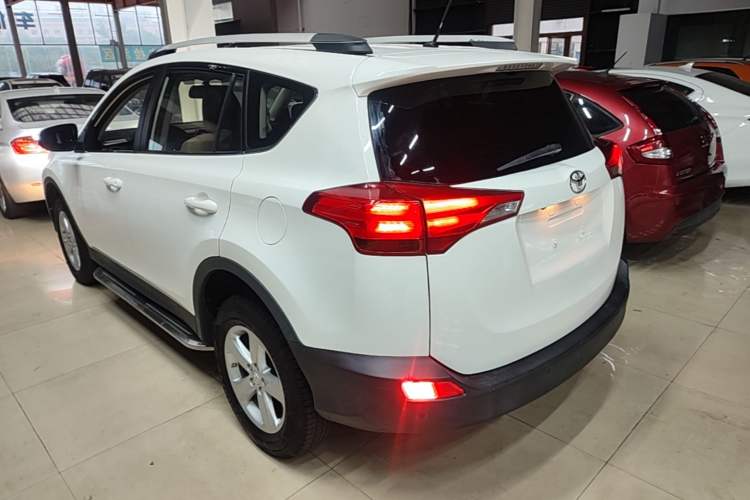Used Toyota RAV4 2013 2.0L CVT Four-Wheel Drive Fashion Edition Exterior 2