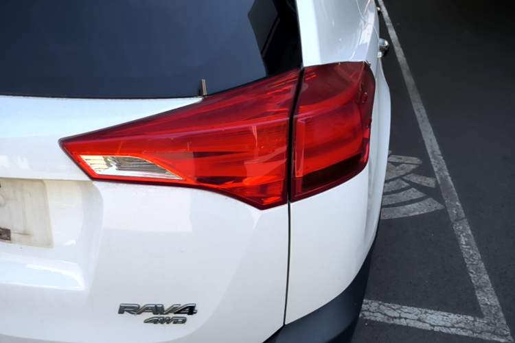 Used Toyota RAV4 2013 2.5L Automatic 4x4 Elite Edition Exterior 3
