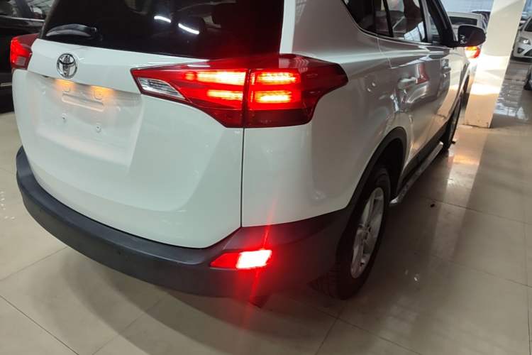 Used Toyota RAV4 2013 2.0L CVT Four-Wheel Drive Fashion Edition Exterior 3