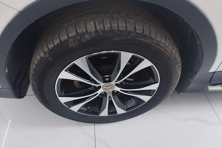 Used Toyota RAV4 2013 2.5L Automatic 4x4 Luxury Edition Exterior 4