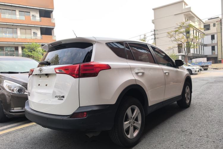 Used Toyota RAV4 2013 2.0L CVT Four-Wheel Drive Fashion Edition Exterior 4