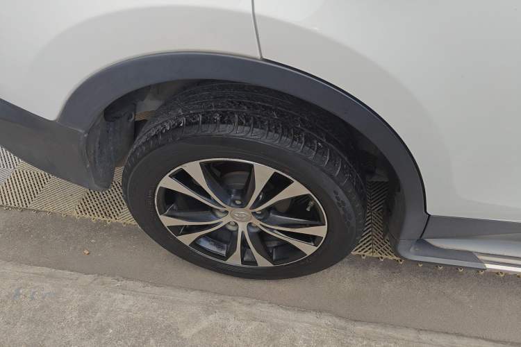 Used Toyota RAV4 2013 2.5L Automatic 4x4 Luxury Edition Exterior 5