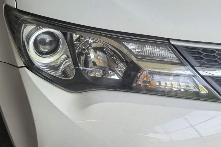 Used Toyota RAV4 2013 2.0L CVT Four-Wheel Drive New Edition Exterior 5