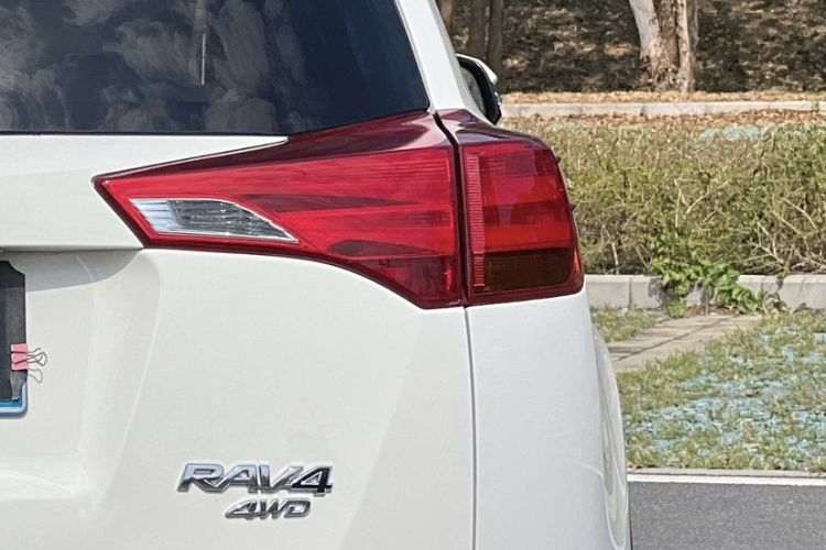 Used Toyota RAV4 2013 2.5L Automatic 4x4 Elite Edition Exterior 6