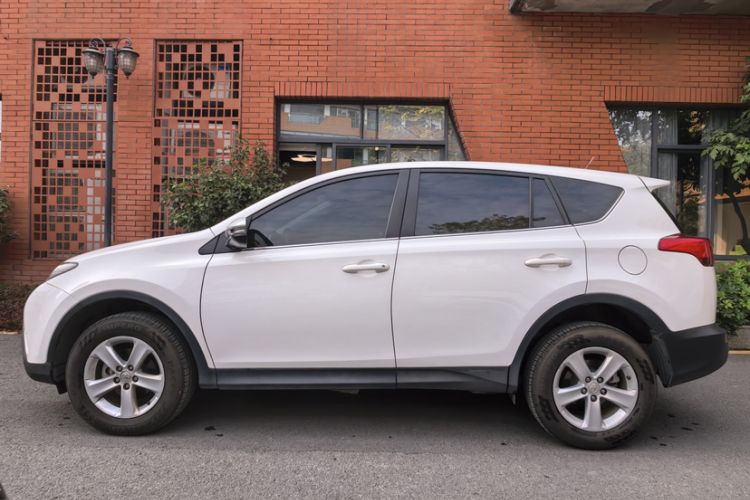 Used Toyota RAV4 2013 2.0L CVT Four-Wheel Drive Fashion Edition Exterior 7