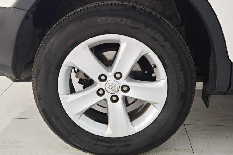 Used Toyota RAV4 2013 2.0L CVT Four-Wheel Drive New Edition Exterior 8