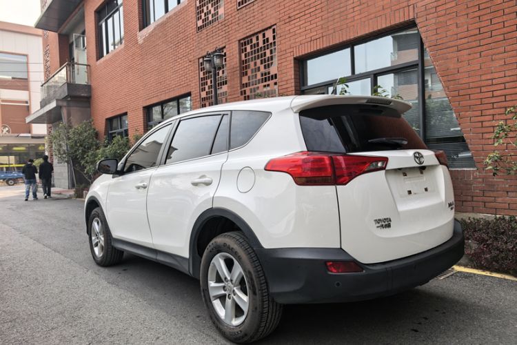 Used Toyota RAV4 2013 2.0L CVT Four-Wheel Drive Fashion Edition Exterior 8