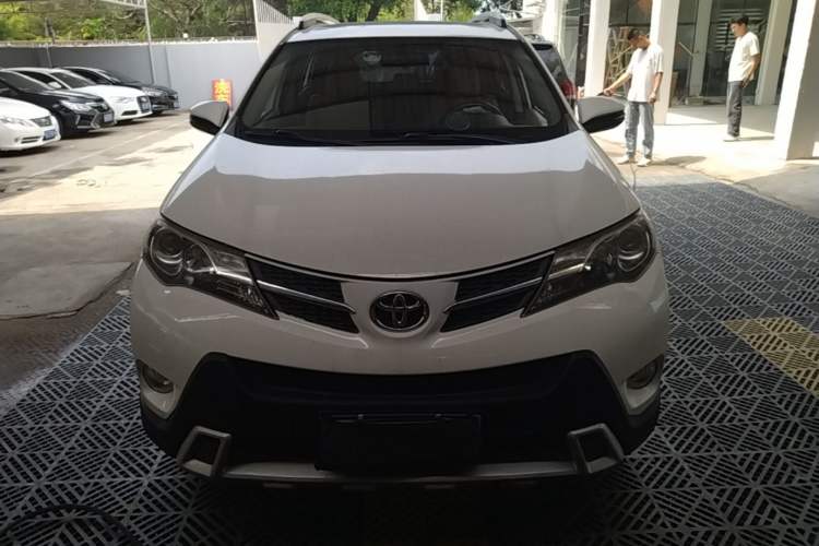 Used Toyota RAV4 2013 2.0L CVT Four-Wheel Drive New Edition Front