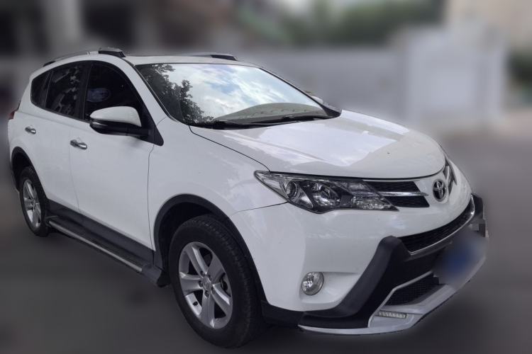Used Toyota RAV4 2013 2.0L CVT Four-Wheel Drive New Edition Front Right 45 Deg