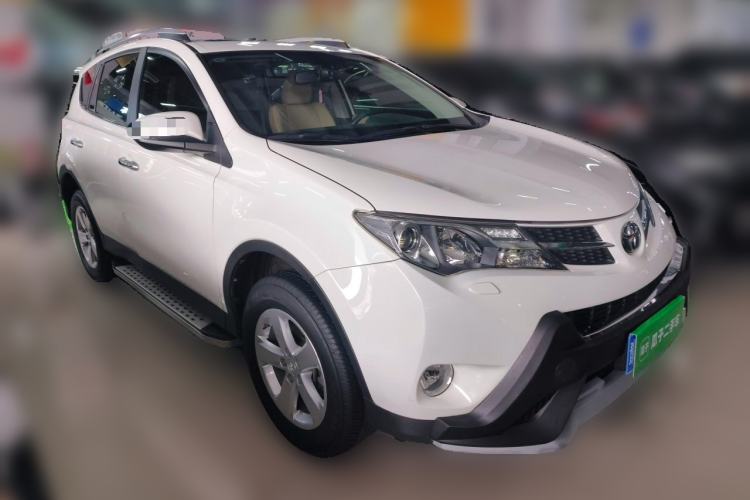Used Toyota RAV4 2013 2.5L Automatic 4x4 Elite Edition Front Right 45 Deg