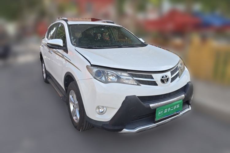 Used Toyota RAV4 2013 2.0L CVT Four-Wheel Drive New Edition Front Right 45 Deg