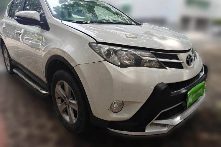Used Toyota RAV4 2013 2.0L CVT Two-Wheel Drive Urban Edition Front Right 45 Deg