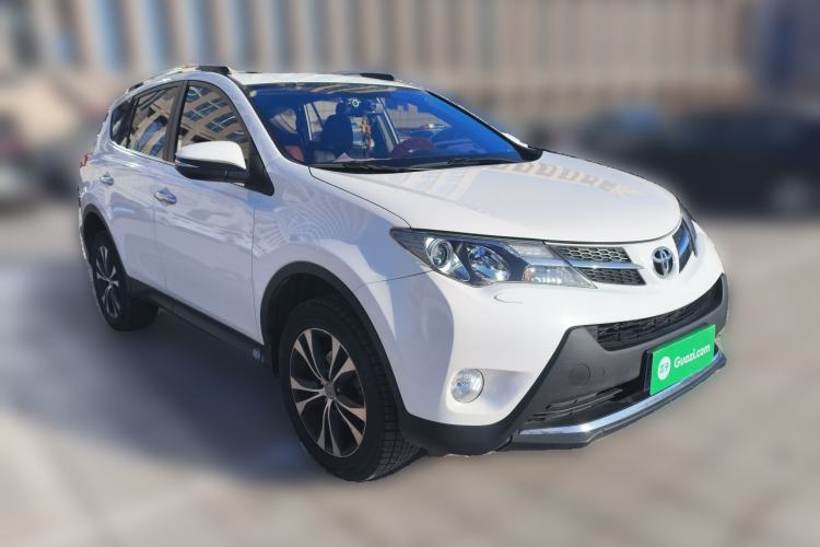 Used Toyota RAV4 2013 2.5L Automatic 4x4 Luxury Edition Front Right 45 Deg
