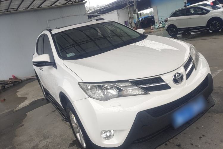 Used Toyota RAV4 2013 2.5L Automatic 4x4 Elite Edition Front Right 45 Deg