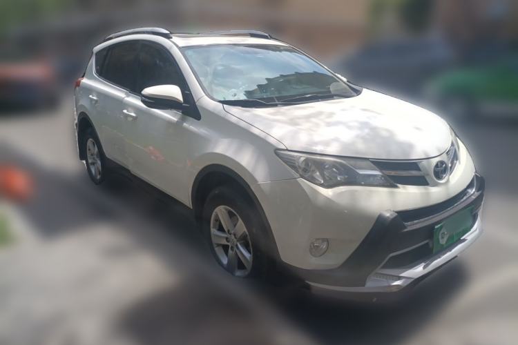 Used Toyota RAV4 2013 2.0L CVT Four-Wheel Drive Fashion Edition Front Right 45 Deg