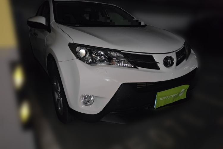 Used Toyota RAV4 2013 2.5L Automatic 4x4 Elite Edition Front Right 45 Deg