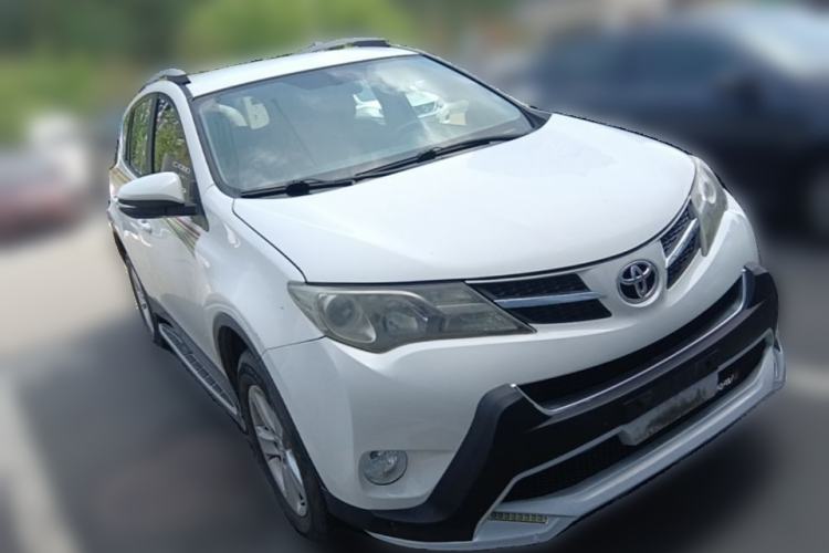 Used Toyota RAV4 2013 2.0L CVT Two-Wheel Drive Urban Edition Front Right 45 Deg