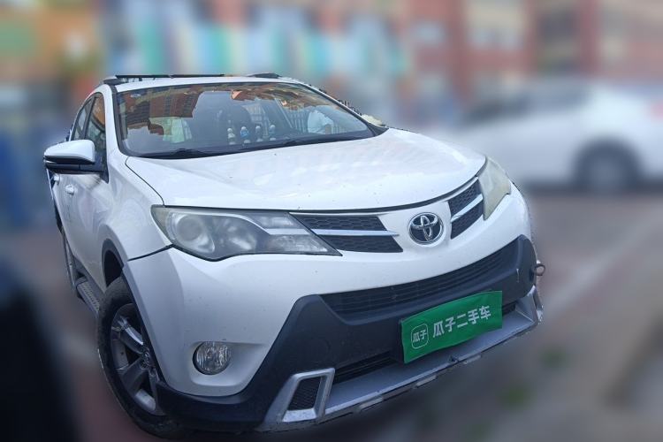 Used Toyota RAV4 2013 2.0L CVT Two-Wheel Drive Urban Edition Front Right 45 Deg