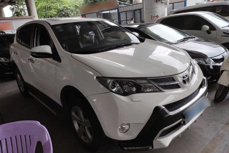 Used Toyota RAV4 2013 2.5L Automatic 4x4 Elite Edition Front Right 45 Deg