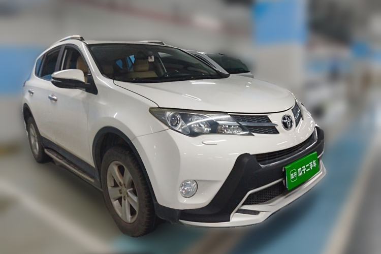 Used Toyota RAV4 2013 2.5L Automatic 4x4 Elite Edition Front Right 45 Deg