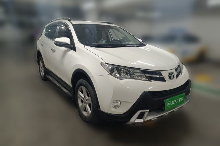 Used Toyota RAV4 2013 2.0L CVT Four-Wheel Drive New Edition Front Right 45 Deg
