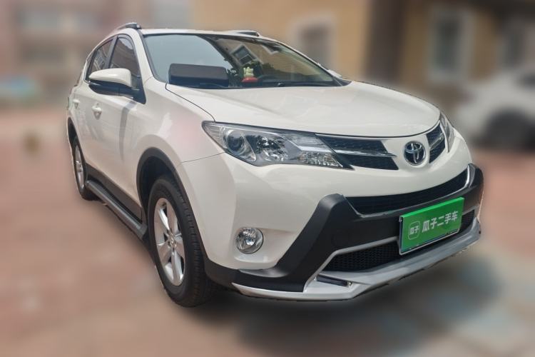 Used Toyota RAV4 2013 2.0L CVT Two-Wheel Drive Urban Edition Front Right 45 Deg