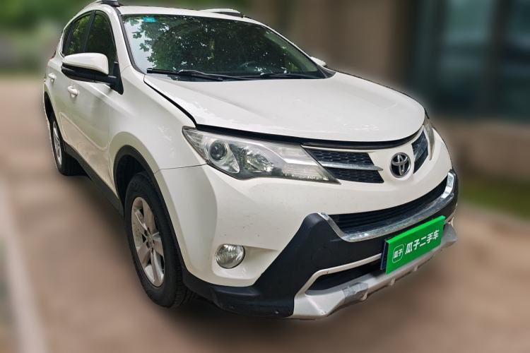 Used Toyota RAV4 2013 2.0L CVT Two-Wheel Drive Urban Edition Front Right 45 Deg