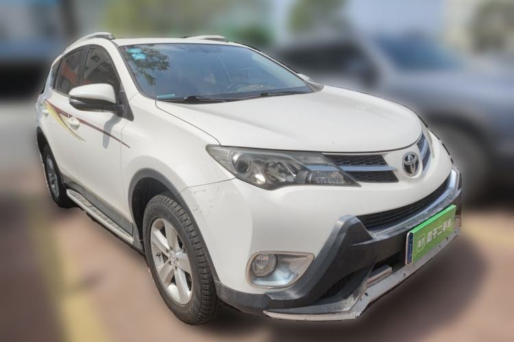 Used Toyota RAV4 2013 2.0L CVT Four-Wheel Drive Fashion Edition Front Right 45 Deg