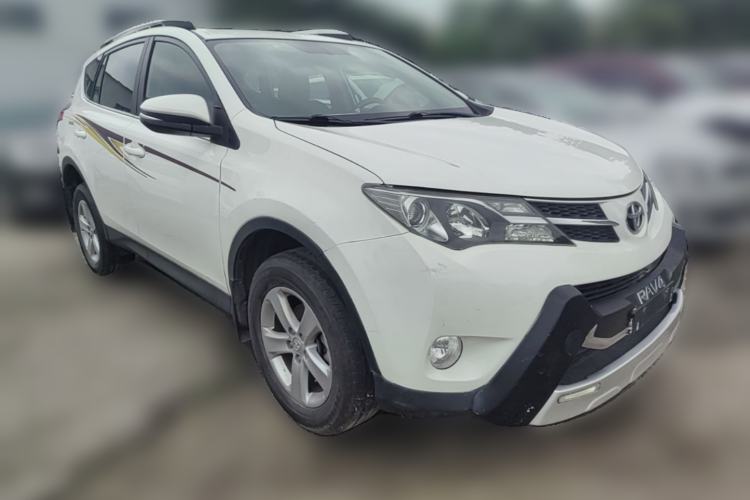 Used Toyota RAV4 2013 2.0L CVT Four-Wheel Drive Fashion Edition Front Right 45 Deg