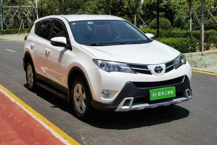 Used Toyota RAV4 2013 2.0L CVT Two-Wheel Drive Urban Edition Front Right 45 Deg