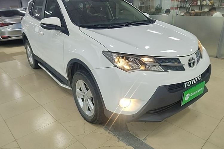 Used Toyota RAV4 2013 2.0L CVT Two-Wheel Drive Urban Edition Front Right 45 Deg