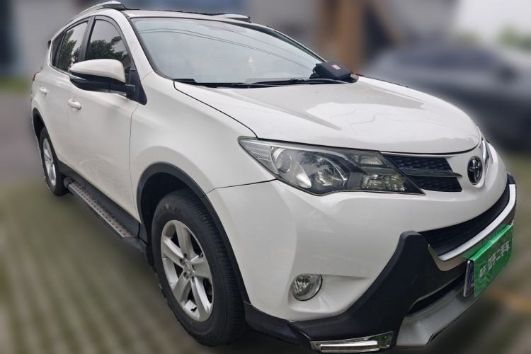 Used Toyota RAV4 2013 2.0L CVT Two-Wheel Drive Urban Edition Front Right 45 Deg