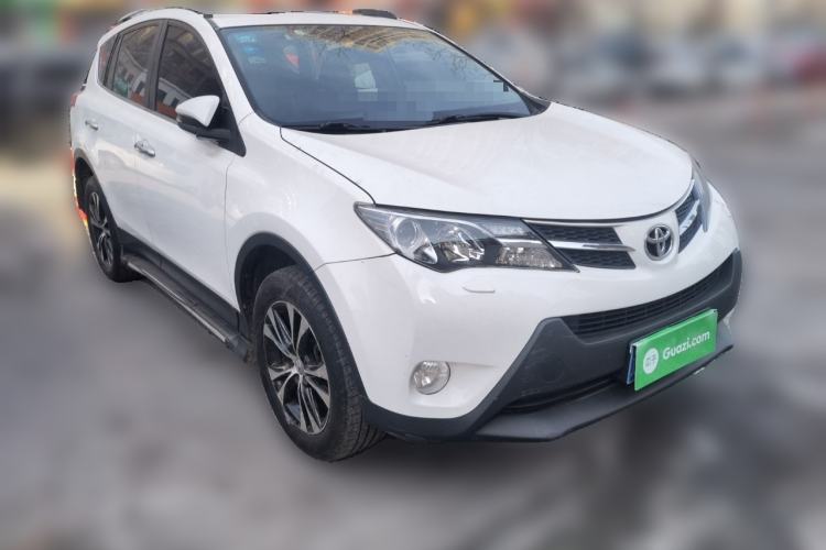 Used Toyota RAV4 2013 2.5L Automatic 4x4 Luxury Edition Front Right 45 Deg