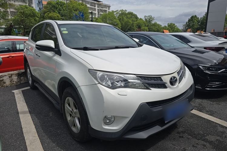Used Toyota RAV4 2013 2.5L Automatic 4x4 Elite Edition Front Right 45 Deg