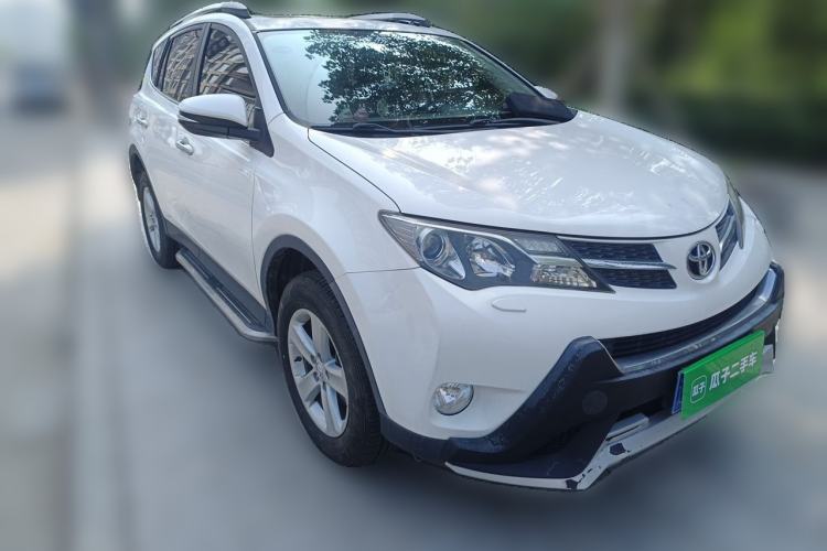 Used Toyota RAV4 2013 2.5L Automatic 4x4 Elite Edition Front Right 45 Deg