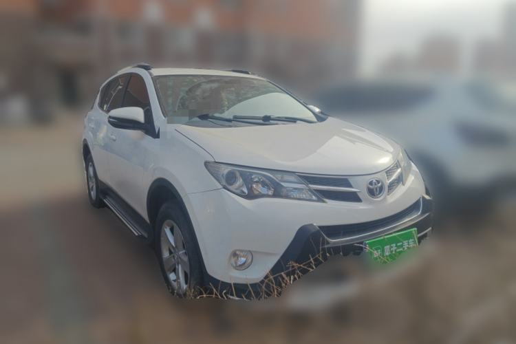 Used Toyota RAV4 2013 2.0L CVT Two-Wheel Drive Urban Edition Front Right 45 Deg