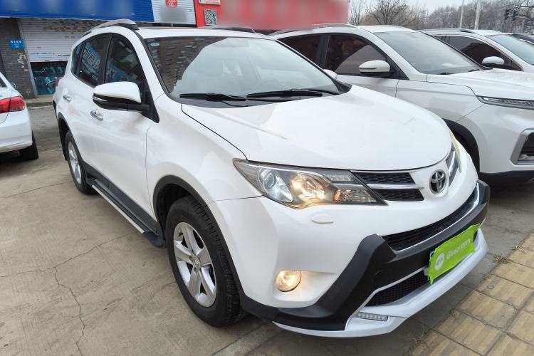 Used Toyota RAV4 2013 2.5L Automatic 4x4 Elite Edition Front Right 45 Deg