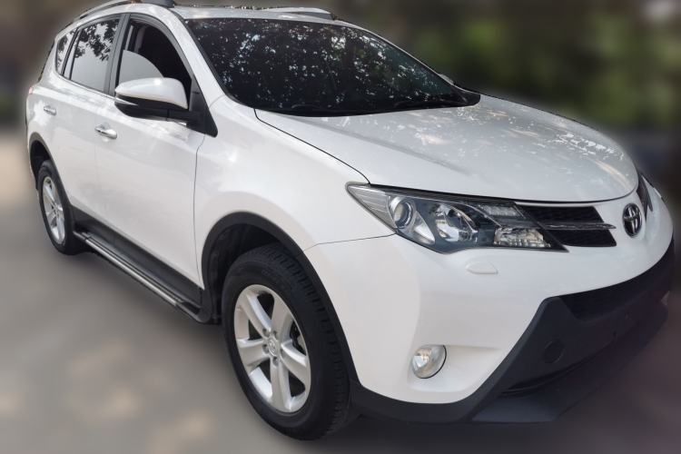 Used Toyota RAV4 2013 2.5L Automatic 4x4 Elite Edition Front Right 45 Deg