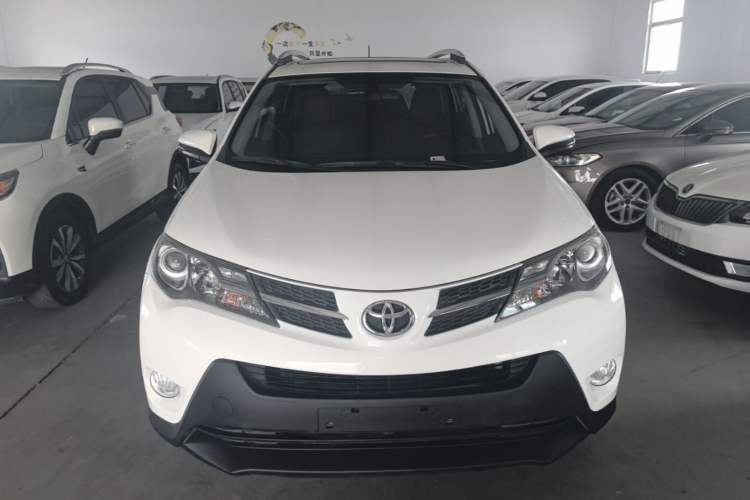 Used Toyota RAV4 2013 2.0L CVT Four-Wheel Drive Fashion Edition Front