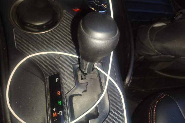 Used Toyota RAV4 2013 2.0L CVT Two-Wheel Drive Urban Edition Gear Lever