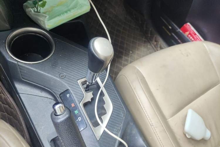 Used Toyota RAV4 2013 2.5L Automatic 4x4 Prestige Edition Gear Lever