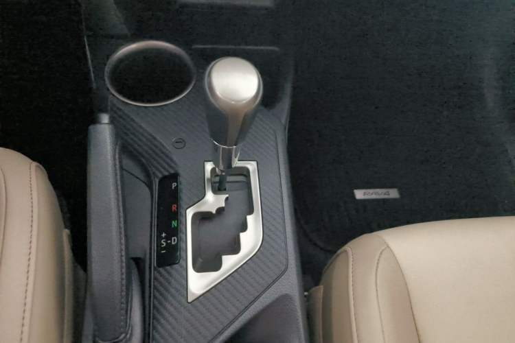 Used Toyota RAV4 2013 2.5L Automatic 4x4 Elite Edition Gear Lever