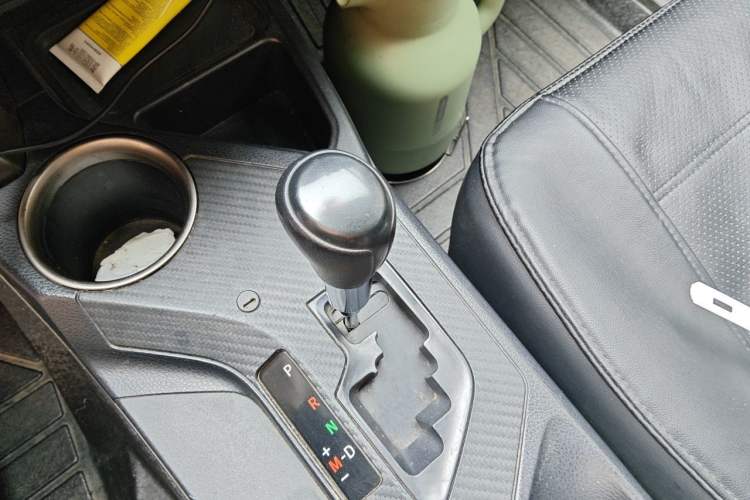 Used Toyota RAV4 2013 2.0L CVT Two-Wheel Drive Urban Edition Gear Lever