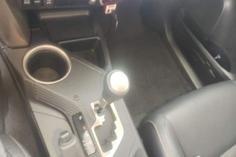 Used Toyota RAV4 2013 2.5L Automatic 4x4 Elite Edition Gear Lever