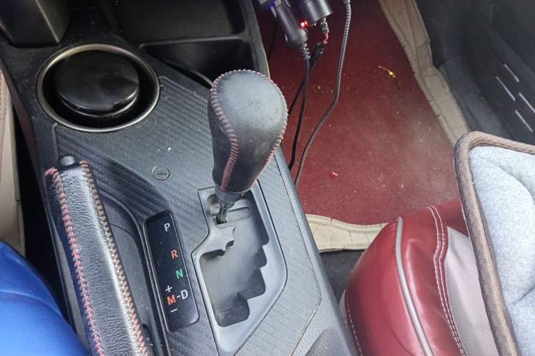 Used Toyota RAV4 2013 2.0L CVT Two-Wheel Drive Urban Edition Gear Lever
